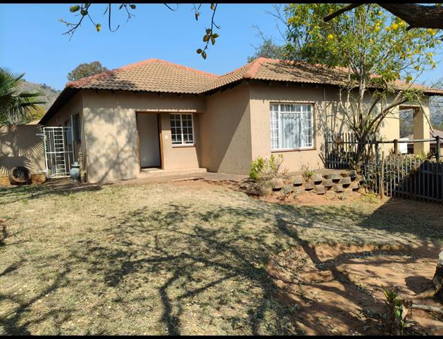 4 BEDROOM TOWNHOUSE FOR SALE IN CASHAN